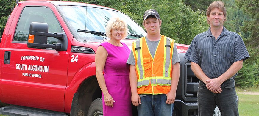 Cheryl Gallant Supports Summer Jobs for Youth 2014-July-30-Cheryl-with-Jordan-Greene-and-David-Gatley-at-prk-950