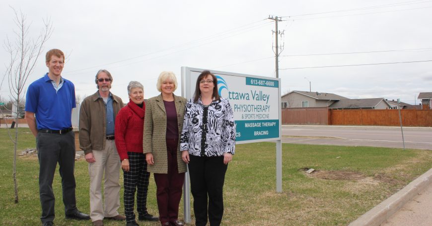 Cheryl Delivers: Accessibility Funding to Petawawa NEWS RELEASE MP Gallant Brings Accessibility Funding to Petawawa