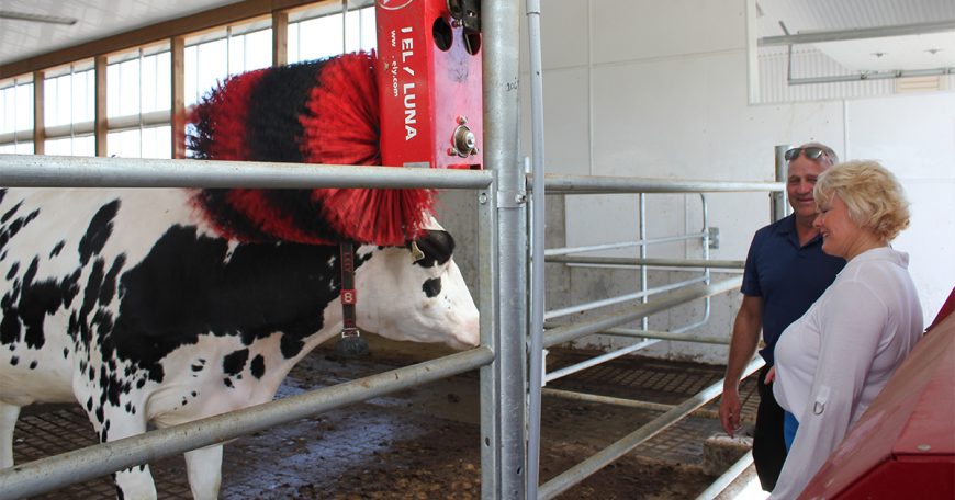 Trudeau Caved: What His Latest Failure Means For You MP Cheryl Gallant with Robert Regier of Renfrew Agri Systems at the Schuurman family dairy farm 1200