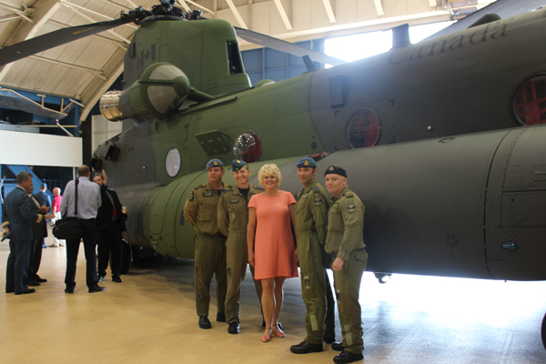 MP Gallant with airmen from 450 Tactical Helicopter Squadron