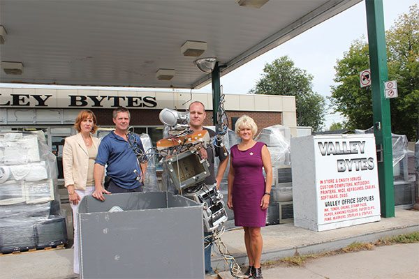 Cheryl Gallant Brings EODP Funding to Valley Bytes in Renfrew