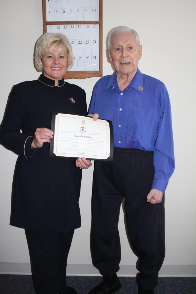 Cheryl Gallant Presents Harold Gutzman with WWII Veteran Tribute Pin