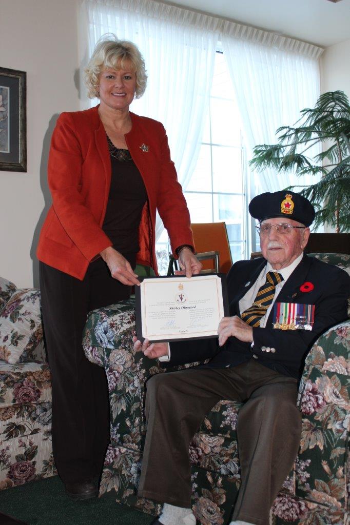 Cheryl Gallant Presents Shirley Olmstead with WWII Veteran Tribute Pin