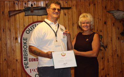 Cheryl Gallant Presents Diamond Jubilee Medal to Bill Croshaw